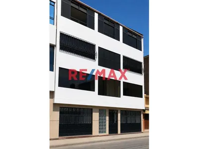 Se Alquila Edificio De 3 Pisos Más Azotea En San Juan De Miraflores *600 M2 *A Media Cuadra De Billinghurst *Mucipalidad *Reniec  *Ubicación Privilegiada