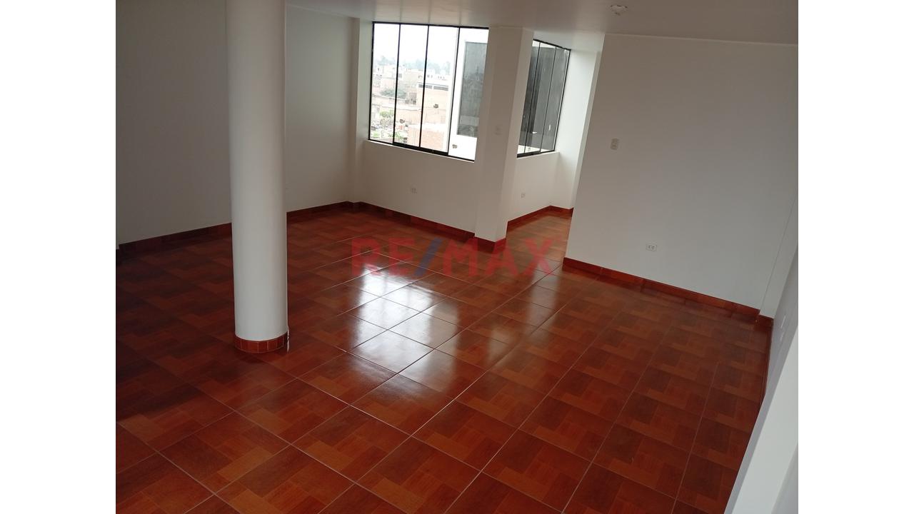 Vendo Departamento De 120 M² En Urb. El Pinar: A Un Paso Del Mall De Comas