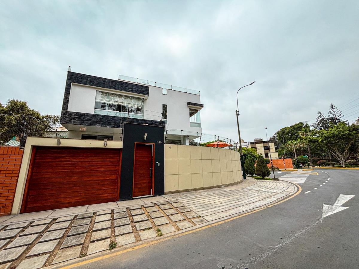 Venta de Casa en La Molina - Lima 5 Dormitorios 