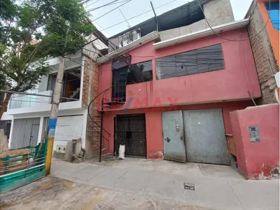 Se Vende Casa De 2 Pisos En Villa El Salvador