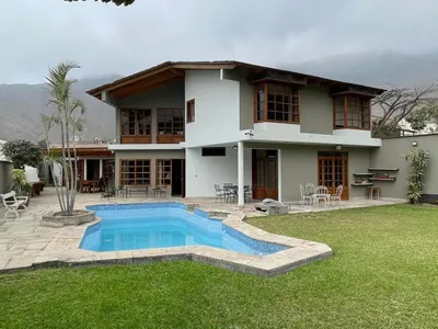 Venta de Casa en La Molina - Lima 5 Dormitorios