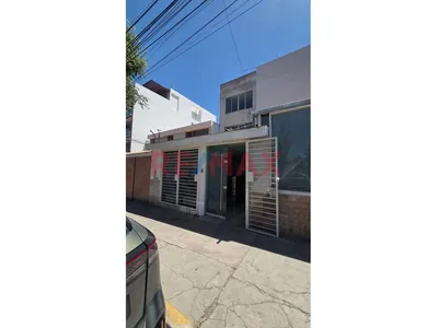Local Comercial en alquiler · Francisco Bolognesi 343, Yanahuara · 120 m², 4 dorm.