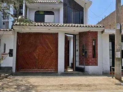 Venta de Casa en San Martín de Porres - Lima 4 Dormitorios 