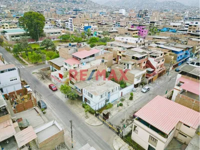 Venta De Casa Como Terreno En Esquina En San Juan De Miraflores Cerca Al Tren  Y Cerca A Parque