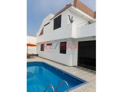 Venta De Casa De Playa A Dos Cuadras De La Playa Lobos