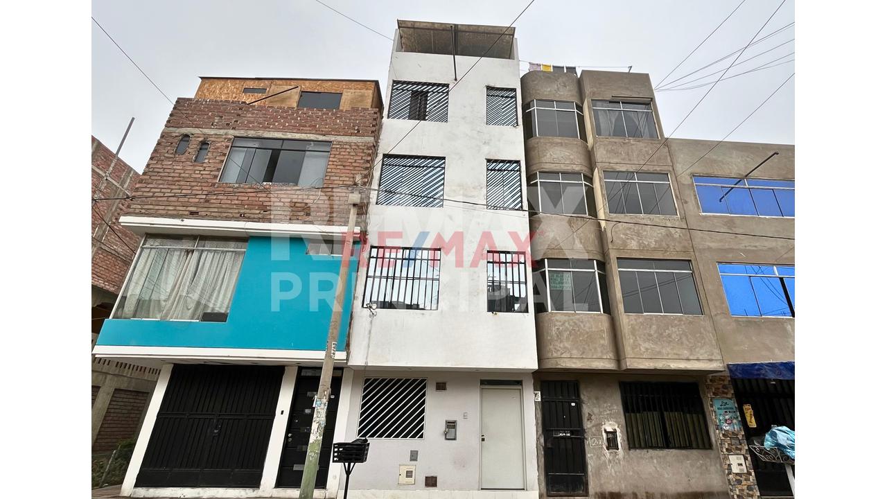 Venta De Casa Con 4 Minidepartamentos  + Azotea  De 210.11 M² En Comas