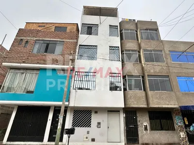 Venta De Casa Con 4 Minidepartamentos + Azotea De 210.11 M² En Comas