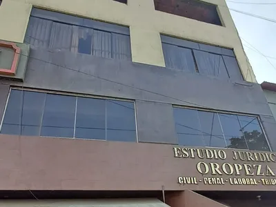 Venta 2Do. Piso Con 3 Departamentos Independientes - Urb. Las Quintanas