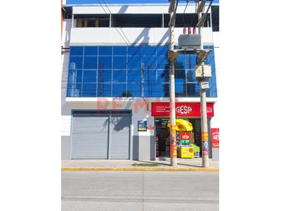 🏥 Local Comercial Para Clínica O Centro Médico – El Tambo
