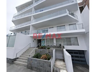 Departamento En Primer Piso + Cochera - Huanchaco
