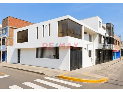 🏡🔥 ¡Vendo Casa En Esquina De 2 Pisos En El Callao! | Ideal Para Vivienda O Inversión