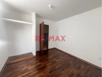 Departamento En Venta En El Agustino Urb La Atarjea