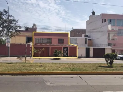 Casa en venta · Av. Alejandro Bertello, Lima · 139 m², 3 dorm.