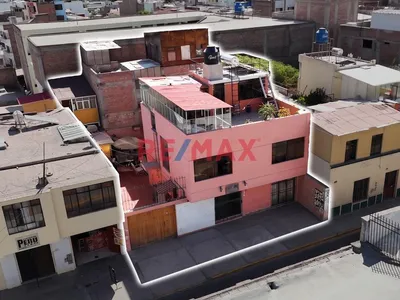 Venta De Casa En Zona Hotelera
