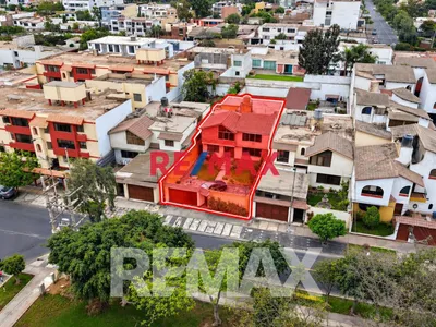 Casa en venta · Jr. los Cerezos 235, La Molina · 312 m², 4 dorm.