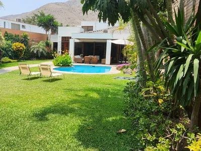 Venta de Casa en La Molina - Lima 4 Dormitorios