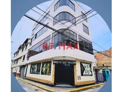 Se Vende Local Comercial/Casa Y Hostal En Zona Comercial