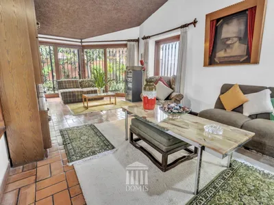 Casa en venta · Calle Buenos Aires, La Molina · 294 m², 3 dorm.