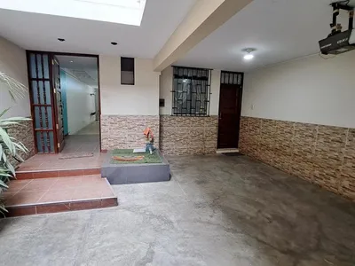 Venta de Casa en Los Olivos - Lima 4 Dormitorios