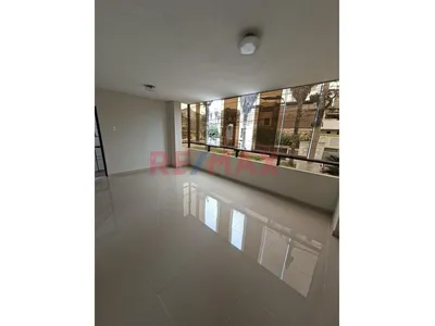 Alquiler Departamentto Remodelado Frente A Parque Distrito De Rimac