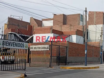 Alquiler Casa Local En Plena Esquina Y Avenida Zona Alto Transito Para Minimarkets Con Buena Area.