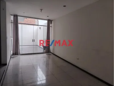 🏡 Se Vende Casa En Zona Exclusiva De Cayma – Frente A Parque