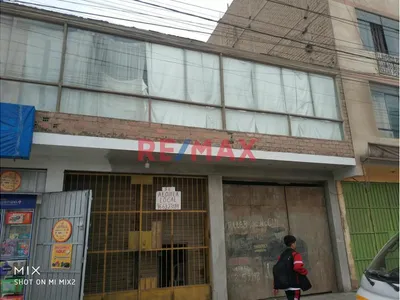 Local Comercial De 2 Pisos En Av. Izaguirre – 137.7 M²