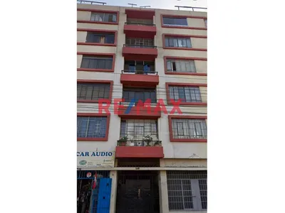 Departamento En Venta Con Buen Potencial En Zona Comercial De La Victoria - Av. Iquitos Cuadra 5 - Bajo De Precio $ 60,000