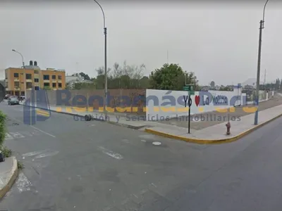 Venta de Local Comercial en La Molina - Lima 0 Dormitorio 