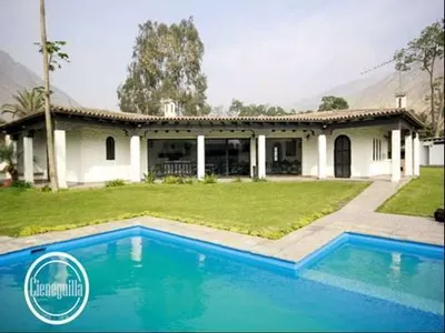 Alquiler de Casa en - Lima 4 Dormitorios 