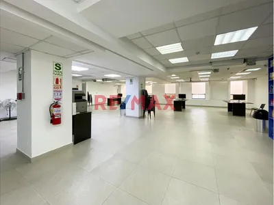 Oficina De 261M2 En Piso 8 En El Centro De San Isidro