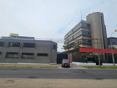 Alquiler de Local Industrial en Ate - Lima 30 Dormitorios 