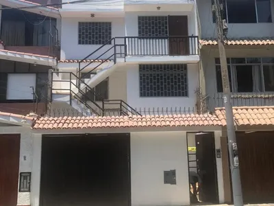 Alquiler de Casa en Cercado - de - Lima - Lima 3 Dormitorios 