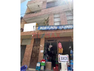 Vendo Casa 3 Pisos + Local Comercial Acceso Independiente, Jr. Bambamarca 148, Cajamarca