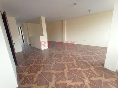 Vendo Amplia Propiedad De 4 Pisos De 428M² Con Piscina Y Jardín
