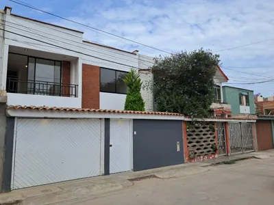 Venta de Casa en San Miguel - Lima 4 Dormitorios 