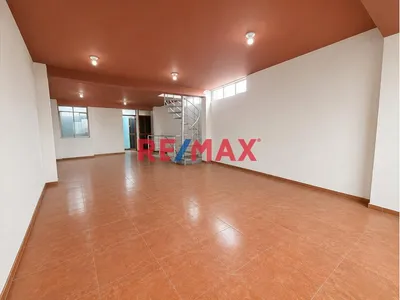 Venta De Edificio De 5 Pisos En Avenida En Carabayllo
