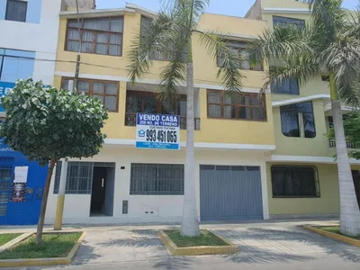 Venta de Casa en Los Olivos - Lima 9 Dormitorios 