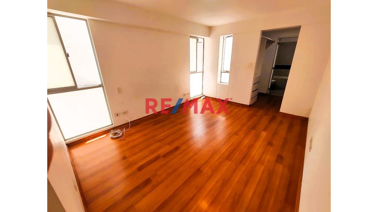 🎯 ¡Amplio Flat De 136M² Con Ascensor Directo, Cochera Y Depósito En Surco!