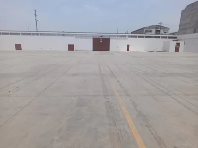 Venta de Local Comercial en Ate - Lima 0 Dormitorio 