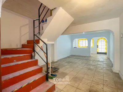 Venta de Casa en Santiago de Surco - Lima 7 Dormitorios