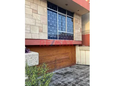 Venta Casa Callao 2 Pisos