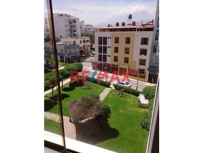 Departamento En Venta Frente A Parque Piedra Santa