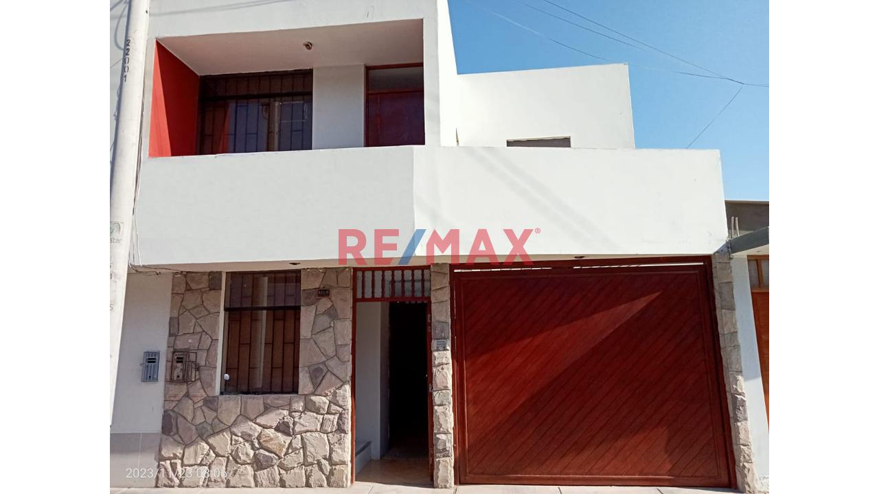 Casa Urbana De 2 Pisos En Urb La Alborada En Pisco