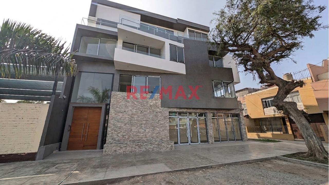 Alquiler De Local Comercial De Estreno Excelente Ubicación