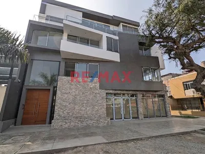 Alquiler De Local Comercial De Estreno Excelente Ubicación