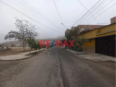 Vendo Casa En Huertos De Manchay Cerca A La Av. 250M2