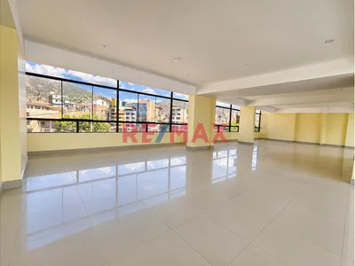 🏢✨ ¡Amplio Local Comercial En Alquiler! El Espacio Ideal Para Hacer Crecer Tu Negocio ✨🏢