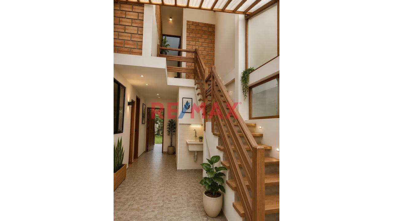 Casa En Venta  Amplia, Moderna 5 Dormitorios Amplios 3 Baños Area 300M2 2 Cocheras
