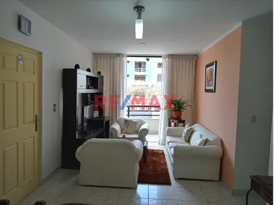 🏡✨ ¡Vive En Miraflores! Vendo Departamento 2Do Piso Con Balcón – En Av. Principal✨